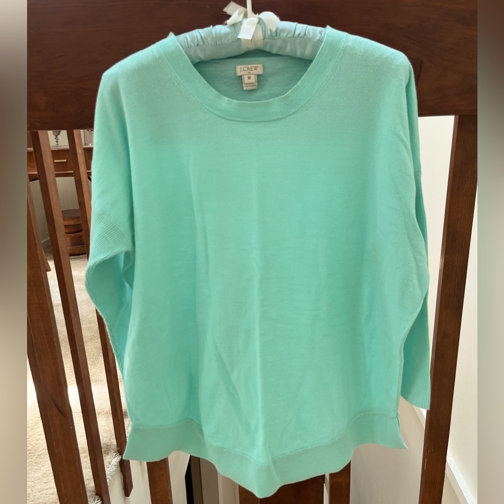 J.crew, Beautiful and fuctional crew neck top.